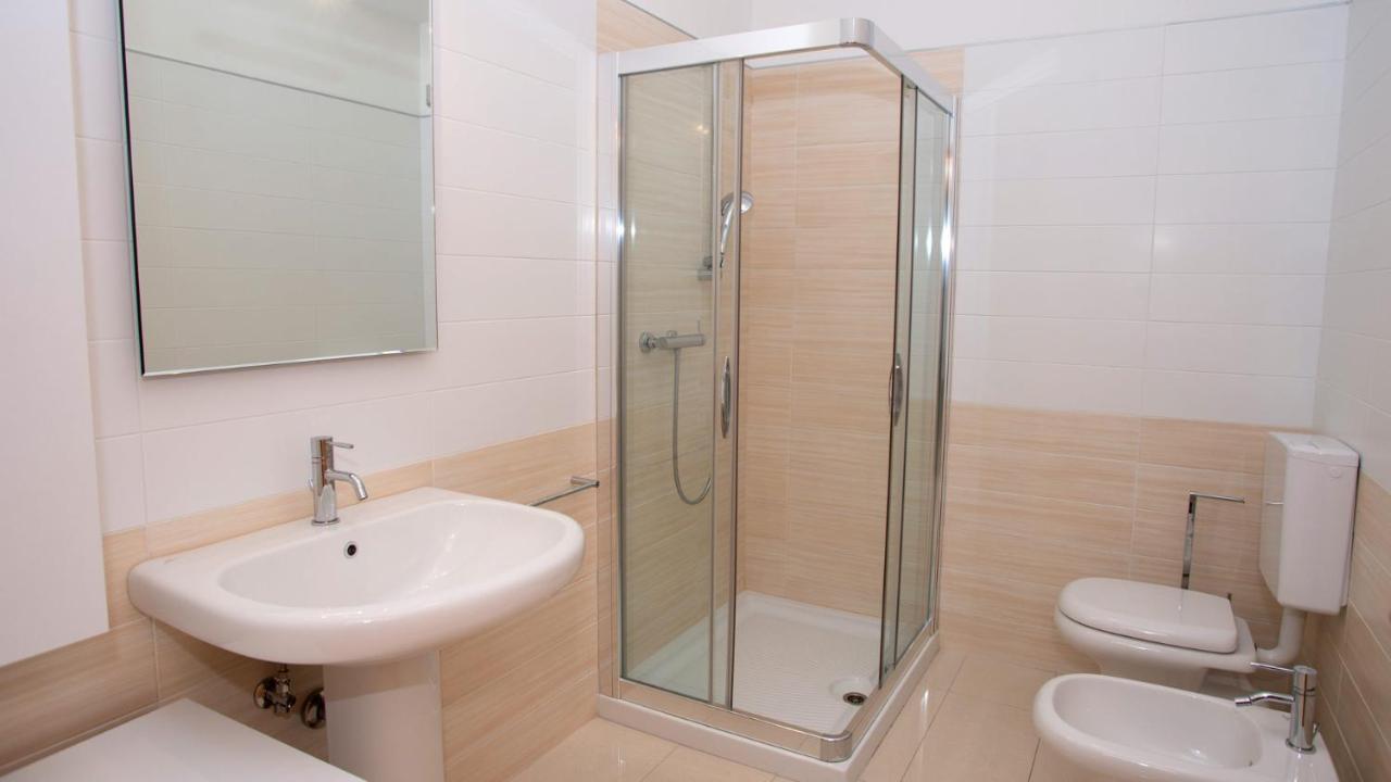 Marina Uno View Apartment Lignano Sabbiadoro Exterior foto